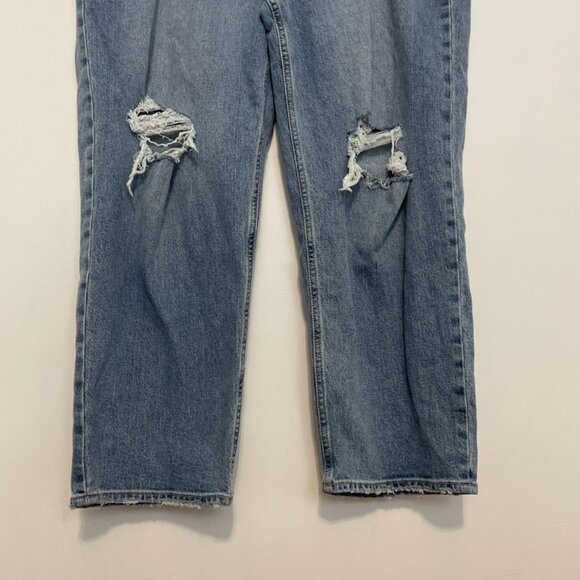 OLD NAVY Mid Rise Boyfriend Loose Jeans Light Wash Distressed Ripped Jeans 18 R - Picture 6 of 16